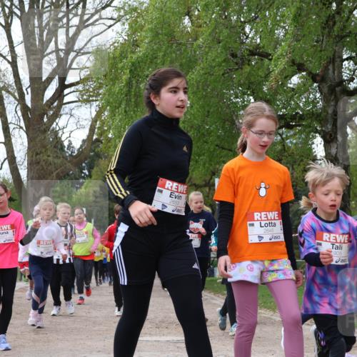 25.04.2026 - Das Zehntel Zöllner http://msf.ph/oto/9625755 25.04.2026 07:44:48 Laufen 2653, 2645, 1905, 2736 meine-sportfotos.de