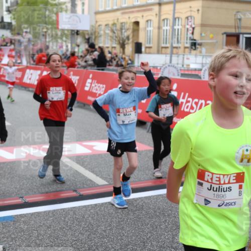 25.04.2026 - Das Zehntel Strokosch-Dieckow http://msf.ph/oto/9625763 25.04.2026 08:58:17 Ziel 1075, 1188, 1556, 1674, 1896, 1988, 2205, 2477, 2489, 2662, 2908, 3187, 3324, 3705 meine-sportfotos.de