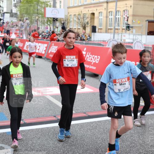 25.04.2026 - Das Zehntel Strokosch-Dieckow http://msf.ph/oto/9625788 25.04.2026 08:58:18 Ziel 1075, 1188, 1668, 1896, 2205, 2477, 2489, 2662, 2908, 3187, 3324, 3705, 3758 meine-sportfotos.de