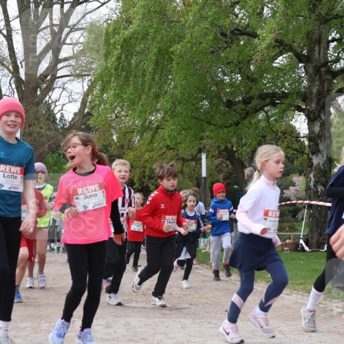 25.04.2026 - Das Zehntel Zöllner http://msf.ph/oto/9625790 25.04.2026 07:44:50 Laufen 3374, 3371 meine-sportfotos.de