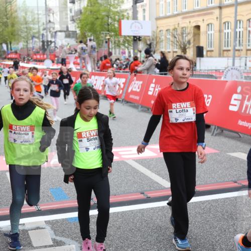 25.04.2026 - Das Zehntel Strokosch-Dieckow http://msf.ph/oto/9625802 25.04.2026 08:58:19 Ziel 1075, 1188, 1668, 1896, 2205, 2477, 2662, 2908, 3187, 3473, 3499, 3591, 3705, 3758 meine-sportfotos.de