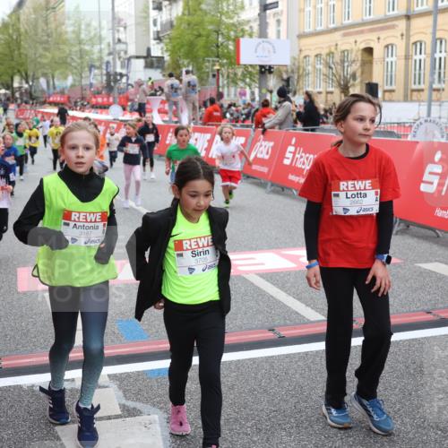25.04.2026 - Das Zehntel Strokosch-Dieckow http://msf.ph/oto/9625821 25.04.2026 08:58:19 Ziel 1075, 1188, 1668, 1896, 2205, 2477, 2662, 2908, 3187, 3473, 3499, 3591, 3705, 3758 meine-sportfotos.de