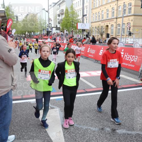 25.04.2026 - Das Zehntel Strokosch-Dieckow http://msf.ph/oto/9625829 25.04.2026 08:58:19 Ziel 1075, 1188, 1668, 1896, 2205, 2477, 2662, 2908, 3187, 3473, 3499, 3591, 3705, 3758 meine-sportfotos.de