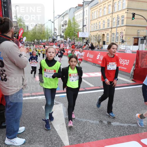 25.04.2026 - Das Zehntel Strokosch-Dieckow http://msf.ph/oto/9625844 25.04.2026 08:58:19 Ziel 1075, 1188, 1668, 1896, 2205, 2477, 2662, 2908, 3187, 3473, 3499, 3591, 3705, 3758 meine-sportfotos.de
