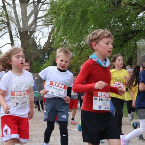 25.04.2026 - Das Zehntel Zöllner http://msf.ph/oto/9625888 25.04.2026 07:44:56 Laufen 3473, 3499, 3955, 850 meine-sportfotos.de