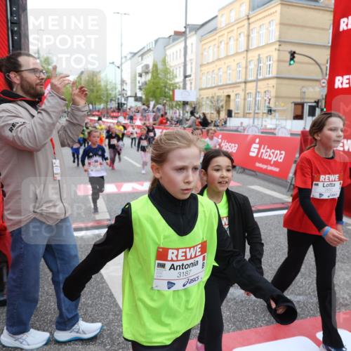 25.04.2026 - Das Zehntel Strokosch-Dieckow http://msf.ph/oto/9625889 25.04.2026 08:58:20 Ziel 1075, 1188, 1244, 1255, 1668, 1757, 1896, 2205, 2477, 2662, 3187, 3473, 3499, 3591, 3705, 3758, 3855 meine-sportfotos.de