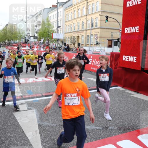 25.04.2026 - Das Zehntel Strokosch-Dieckow http://msf.ph/oto/9625969 25.04.2026 08:58:23 Ziel 1244, 1255, 1571, 1588, 1668, 1673, 1757, 1938, 1951, 1967, 1972, 2185, 2205, 2216, 2416, 2662, 2773, 2790, 3187, 3276, 3473, 3499, 3591, 3705, 3758, 3795, 3855, 3898 meine-sportfotos.de