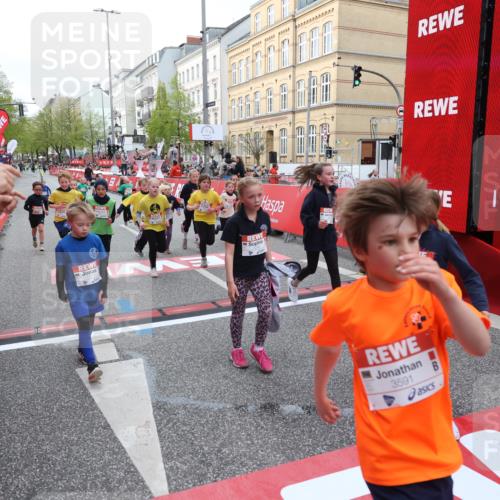 25.04.2026 - Das Zehntel Strokosch-Dieckow http://msf.ph/oto/9626007 25.04.2026 08:58:23 Ziel 1244, 1255, 1571, 1588, 1668, 1673, 1757, 1938, 1951, 1967, 1972, 2185, 2205, 2216, 2416, 2662, 2773, 2790, 3187, 3276, 3473, 3499, 3591, 3705, 3758, 3795, 3855, 3898 meine-sportfotos.de