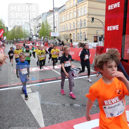 25.04.2026 - Das Zehntel Strokosch-Dieckow http://msf.ph/oto/9626014 25.04.2026 08:58:23 Ziel 1244, 1255, 1571, 1588, 1668, 1673, 1757, 1938, 1951, 1967, 1972, 2185, 2205, 2216, 2416, 2662, 2773, 2790, 3187, 3276, 3473, 3499, 3591, 3705, 3758, 3795, 3855, 3898 meine-sportfotos.de