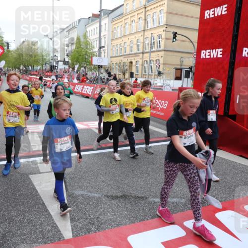 25.04.2026 - Das Zehntel Strokosch-Dieckow http://msf.ph/oto/9626074 25.04.2026 08:58:24 Ziel 1244, 1255, 1455, 1571, 1588, 1668, 1673, 1757, 1938, 1951, 1967, 1972, 2185, 2216, 2416, 2773, 2790, 2853, 3187, 3276, 3473, 3499, 3591, 3758, 3795, 3855, 3898 meine-sportfotos.de