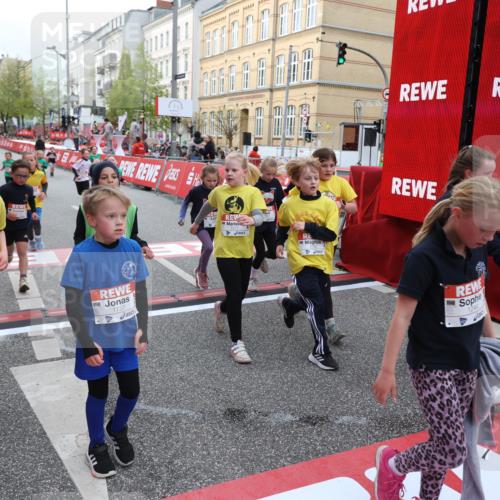 25.04.2026 - Das Zehntel Strokosch-Dieckow http://msf.ph/oto/9626091 25.04.2026 08:58:24 Ziel 1244, 1255, 1455, 1571, 1588, 1668, 1673, 1757, 1938, 1951, 1967, 1972, 2185, 2216, 2416, 2773, 2790, 2853, 3187, 3276, 3473, 3499, 3591, 3758, 3795, 3855, 3898 meine-sportfotos.de