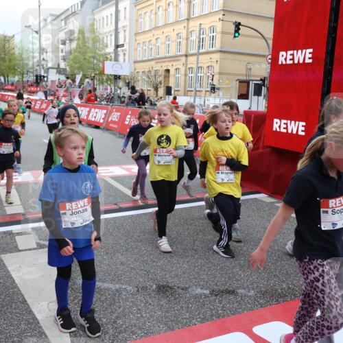 25.04.2026 - Das Zehntel Strokosch-Dieckow http://msf.ph/oto/9626099 25.04.2026 08:58:24 Ziel 1244, 1255, 1455, 1571, 1588, 1668, 1673, 1757, 1938, 1951, 1967, 1972, 2185, 2216, 2416, 2773, 2790, 2853, 3187, 3276, 3473, 3499, 3591, 3758, 3795, 3855, 3898 meine-sportfotos.de