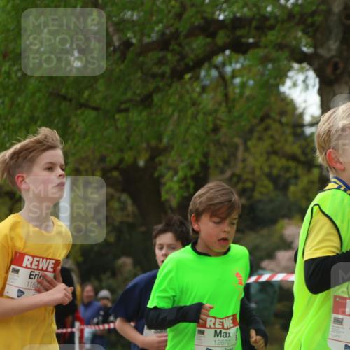 25.04.2026 - Das Zehntel Zöllner http://msf.ph/oto/9626135 25.04.2026 11:40:48 Laufen 1184, 12670, 1949, 1756, 11974 meine-sportfotos.de