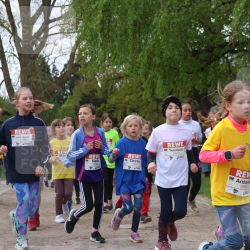 25.04.2026 - Das Zehntel Zöllner http://msf.ph/oto/9626143 25.04.2026 07:45:37 Laufen 3790, 1293, 2099, 3679, 3894 meine-sportfotos.de