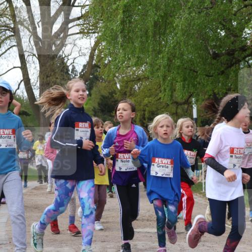 25.04.2026 - Das Zehntel Zöllner http://msf.ph/oto/9626149 25.04.2026 07:45:38 Laufen 3790, 3983, 2099, 3 meine-sportfotos.de