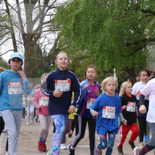 25.04.2026 - Das Zehntel Zöllner http://msf.ph/oto/9626165 25.04.2026 07:45:38 Laufen 3790, 1293, 2099, 3679 meine-sportfotos.de