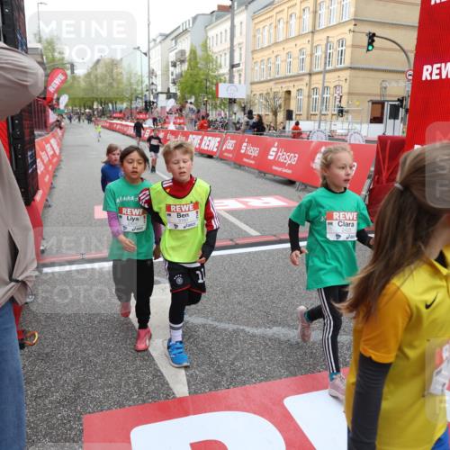 25.04.2026 - Das Zehntel Strokosch-Dieckow http://msf.ph/oto/9626276 25.04.2026 08:58:29 Ziel 1455, 1571, 1588, 1673, 1754, 1938, 1951, 1967, 1972, 2185, 2216, 2288, 2289, 2416, 2423, 2428, 2773, 2790, 2853, 3160, 3276, 3795, 3846, 3898, 4029 meine-sportfotos.de
