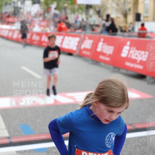 25.04.2026 - Das Zehntel Strokosch-Dieckow http://msf.ph/oto/9626319 25.04.2026 08:58:31 Ziel 1455, 1754, 1938, 1951, 1961, 2185, 2288, 2289, 2416, 2423, 2428, 2566, 2853, 3160, 3795, 3846, 4029 meine-sportfotos.de