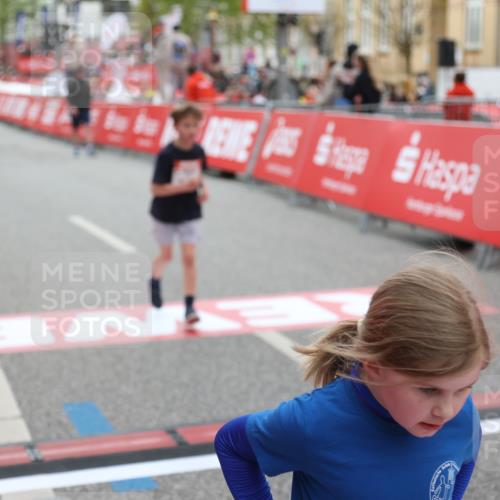 25.04.2026 - Das Zehntel Strokosch-Dieckow http://msf.ph/oto/9626329 25.04.2026 08:58:32 Ziel 1455, 1754, 1961, 2288, 2289, 2423, 2428, 2566, 2853, 3160, 3846, 4029 meine-sportfotos.de