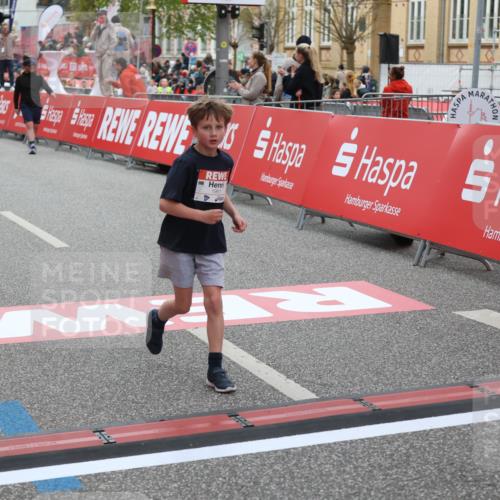 25.04.2026 - Das Zehntel Strokosch-Dieckow http://msf.ph/oto/9626361 25.04.2026 08:58:32 Ziel 1455, 1754, 1961, 2288, 2289, 2423, 2428, 2566, 2853, 3160, 3846, 4029 meine-sportfotos.de