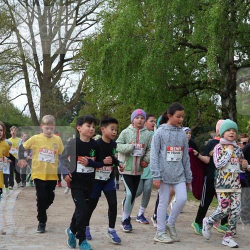 25.04.2026 - Das Zehntel Zöllner http://msf.ph/oto/9626378 25.04.2026 07:45:43 Laufen 1942, 1957, 1694 meine-sportfotos.de