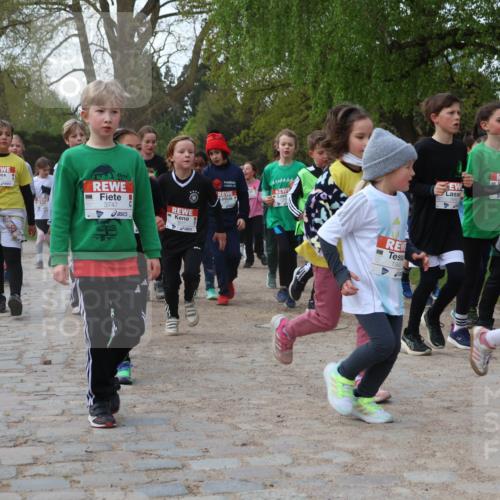 25.04.2026 - Das Zehntel Zöllner http://msf.ph/oto/9626415 25.04.2026 07:45:48 Laufen 13550, 3747, 1945 meine-sportfotos.de