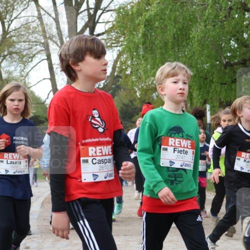 25.04.2026 - Das Zehntel Zöllner http://msf.ph/oto/9626445 25.04.2026 07:45:49 Laufen 1824, 2610, 3747, 3913, 40, 3115 meine-sportfotos.de