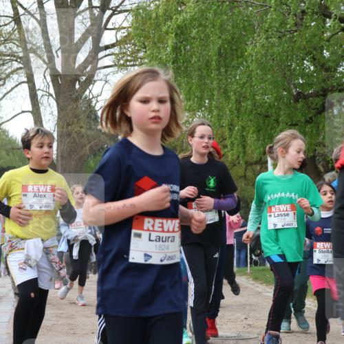 25.04.2026 - Das Zehntel Zöllner http://msf.ph/oto/9626471 25.04.2026 07:45:50 Laufen 2807, 1824, 2388, 1802 meine-sportfotos.de