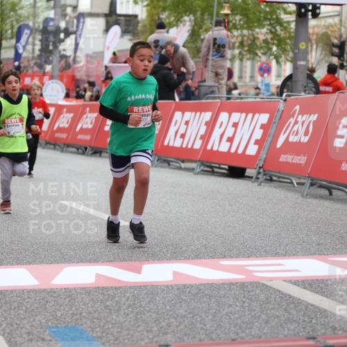 25.04.2026 - Das Zehntel Strokosch-Dieckow http://msf.ph/oto/9626505 25.04.2026 09:00:23 Ziel 1039, 1051, 1067, 1083, 1278, 1283, 1291, 1332, 1334, 1382, 1586, 1596, 1612, 2383, 2437, 2635, 2982, 3092, 3098, 3191, 3207, 3343, 3391, 3476, 3571, 3927, 3937 meine-sportfotos.de