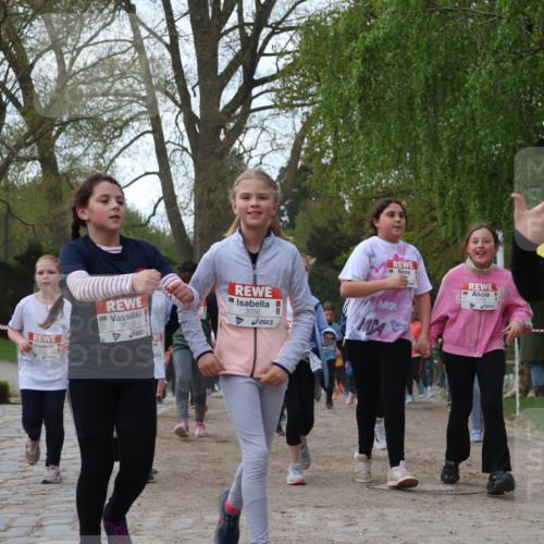 25.04.2026 - Das Zehntel Zöllner http://msf.ph/oto/9626516 25.04.2026 07:45:51 Laufen 3050, 3056, 2807 meine-sportfotos.de