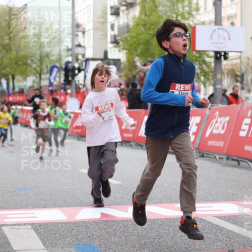 25.04.2026 - Das Zehntel Strokosch-Dieckow http://msf.ph/oto/9626606 25.04.2026 09:00:29 Ziel 1051, 1067, 1083, 1291, 1401, 1458, 1463, 1595, 2059, 2383, 2585, 2592, 3343, 3989 meine-sportfotos.de