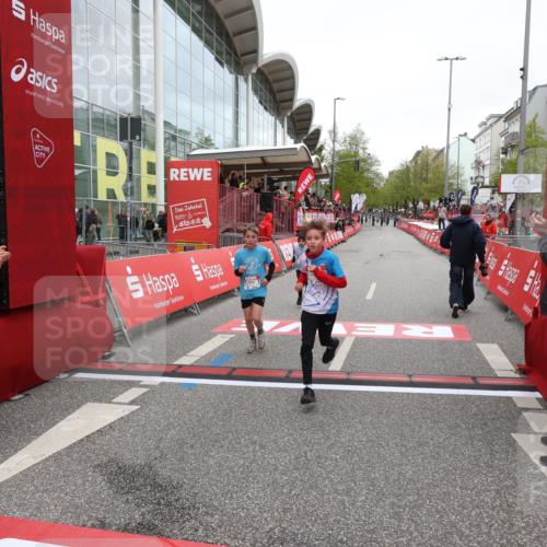 25.04.2026 - Das Zehntel Strokosch-Dieckow http://msf.ph/oto/9626616 25.04.2026 10:49:40 Ziel 5012, 6104, 6407, 6913, 7006, 7547, 7664, 7747, 7748, 7753, 8025 meine-sportfotos.de