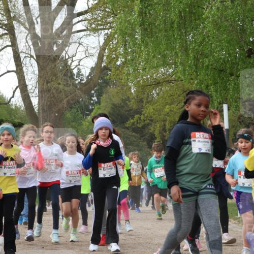 25.04.2026 - Das Zehntel Zöllner http://msf.ph/oto/9626669 25.04.2026 07:45:56 Laufen 2719, 1553, 2721 meine-sportfotos.de