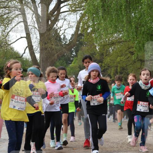 25.04.2026 - Das Zehntel Zöllner http://msf.ph/oto/9626689 25.04.2026 07:45:56 Laufen 024, 1559, 2719, 1553, 3489, 165, 1675, 2626 meine-sportfotos.de