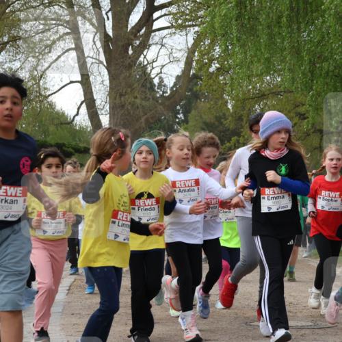 25.04.2026 - Das Zehntel Zöllner http://msf.ph/oto/9626730 25.04.2026 07:45:57 Laufen 3024, 3476, 1559, 2719, 1553, 3489, 3704, 1680, 011, 1675 meine-sportfotos.de