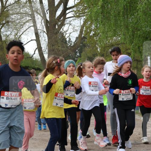 25.04.2026 - Das Zehntel Zöllner http://msf.ph/oto/9626740 25.04.2026 07:45:57 Laufen 1675, 3024, 1559, 2719, 1553, 3476, 1680 meine-sportfotos.de