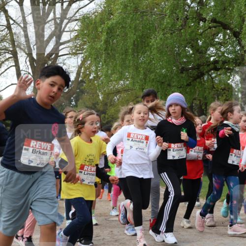 25.04.2026 - Das Zehntel Zöllner http://msf.ph/oto/9626774 25.04.2026 07:45:57 Laufen 2997, 3024, 2719, 3476, 1680 meine-sportfotos.de
