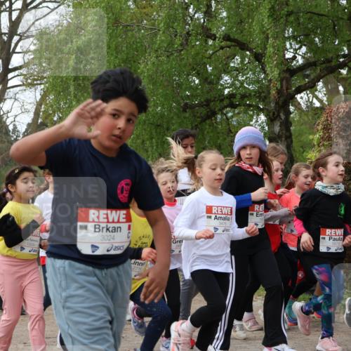 25.04.2026 - Das Zehntel Zöllner http://msf.ph/oto/9626784 25.04.2026 07:45:58 Laufen 2997, 1559, 3024, 2719, 348, 3476, 1675 meine-sportfotos.de