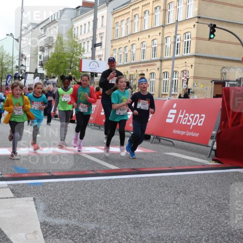 25.04.2026 - Das Zehntel Strokosch-Dieckow http://msf.ph/oto/9626814 25.04.2026 09:00:39 Ziel 1157, 1344, 1385, 1395, 1464, 1664, 1779, 2015, 2200, 2709, 2719, 3124, 3125, 3272, 3282, 3377, 3387, 3414, 3470, 3493, 3857, 3899, 3945 meine-sportfotos.de