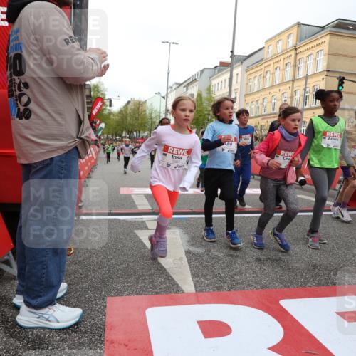 25.04.2026 - Das Zehntel Strokosch-Dieckow http://msf.ph/oto/9626915 25.04.2026 09:00:42 Ziel 1143, 1157, 1395, 1720, 1779, 2015, 2023, 2192, 2200, 2458, 2460, 2719, 3377, 3387, 3414, 3470, 3493, 3723, 3827, 3899, 3945, 4005 meine-sportfotos.de