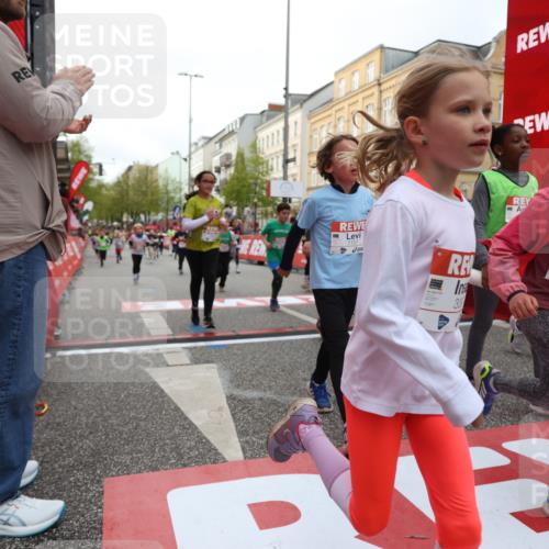 25.04.2026 - Das Zehntel Strokosch-Dieckow http://msf.ph/oto/9626933 25.04.2026 09:00:43 Ziel 1143, 1157, 1395, 1720, 1779, 2015, 2023, 2192, 2425, 2458, 2460, 3377, 3387, 3414, 3436, 3723, 3827, 3899, 3945, 4005 meine-sportfotos.de
