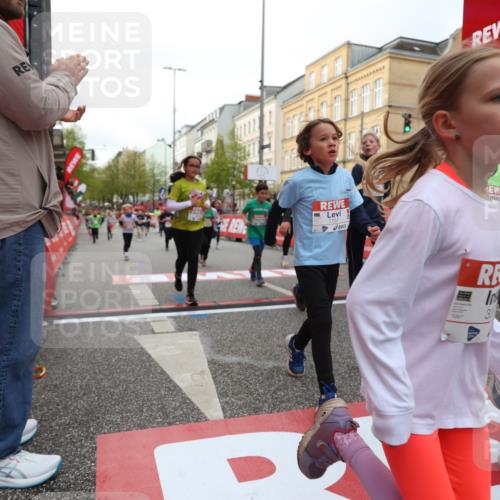 25.04.2026 - Das Zehntel Strokosch-Dieckow http://msf.ph/oto/9626936 25.04.2026 09:00:43 Ziel 1143, 1157, 1395, 1720, 1779, 2015, 2023, 2192, 2425, 2458, 2460, 3377, 3387, 3414, 3436, 3723, 3827, 3899, 3945, 4005 meine-sportfotos.de