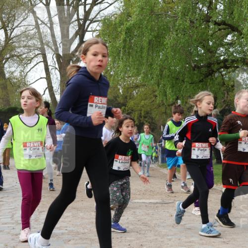 25.04.2026 - Das Zehntel Zöllner http://msf.ph/oto/9626960 25.04.2026 07:46:03 Laufen 3165, 1664 meine-sportfotos.de