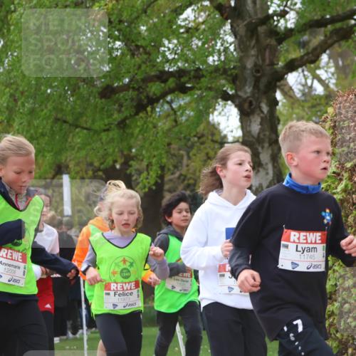 25.04.2026 - Das Zehntel Zöllner http://msf.ph/oto/9626982 25.04.2026 11:41:08 Laufen 12008, 1949, 11973, 13005, 11745, 7 meine-sportfotos.de