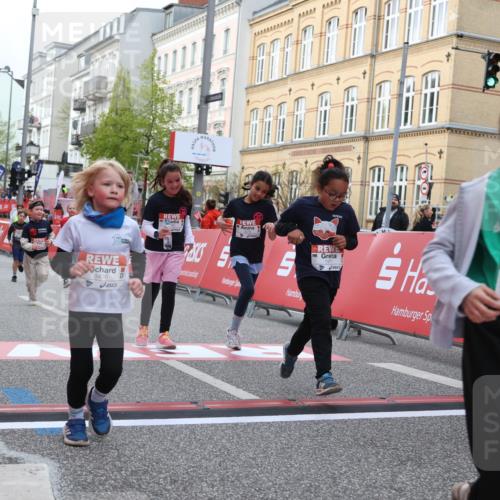 25.04.2026 - Das Zehntel Strokosch-Dieckow http://msf.ph/oto/9626985 25.04.2026 09:00:46 Ziel 1119, 1143, 1157, 1355, 1720, 1779, 1843, 1918, 1971, 2023, 2192, 2425, 2458, 2460, 2694, 2840, 3079, 3085, 3377, 3387, 3414, 3436, 3723, 3827, 4005 meine-sportfotos.de