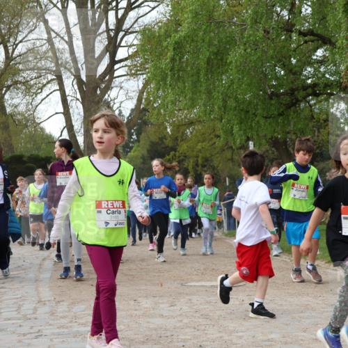 25.04.2026 - Das Zehntel Zöllner http://msf.ph/oto/9627000 25.04.2026 07:46:03 Laufen 3165, 1664 meine-sportfotos.de