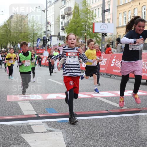 25.04.2026 - Das Zehntel Strokosch-Dieckow http://msf.ph/oto/9627014 25.04.2026 09:00:47 Ziel 1119, 1143, 1157, 1355, 1720, 1779, 1843, 1918, 1971, 2023, 2192, 2425, 2458, 2460, 2694, 2698, 2840, 3079, 3085, 3377, 3387, 3414, 3436, 3723, 3766, 3827, 4005 meine-sportfotos.de