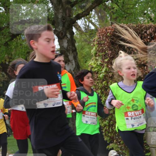 25.04.2026 - Das Zehntel Zöllner http://msf.ph/oto/9627031 25.04.2026 11:41:09 Laufen 12801, 13025, 1949, 11973 meine-sportfotos.de