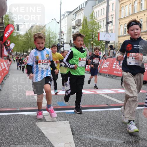 25.04.2026 - Das Zehntel Strokosch-Dieckow http://msf.ph/oto/9627067 25.04.2026 09:00:49 Ziel 1119, 1143, 1355, 1704, 1843, 1918, 1971, 2023, 2192, 2226, 2379, 2425, 2458, 2460, 2694, 2698, 2840, 3079, 3085, 3296, 3436, 3744, 3766, 4005 meine-sportfotos.de