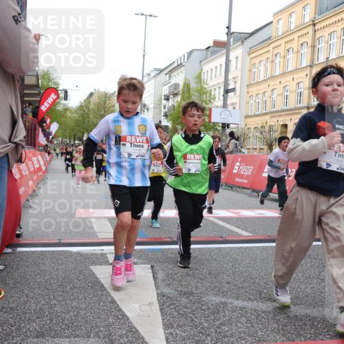 25.04.2026 - Das Zehntel Strokosch-Dieckow http://msf.ph/oto/9627079 25.04.2026 09:00:49 Ziel 1119, 1143, 1355, 1704, 1843, 1918, 1971, 2023, 2192, 2226, 2379, 2425, 2458, 2460, 2694, 2698, 2840, 3079, 3085, 3296, 3436, 3744, 3766, 4005 meine-sportfotos.de